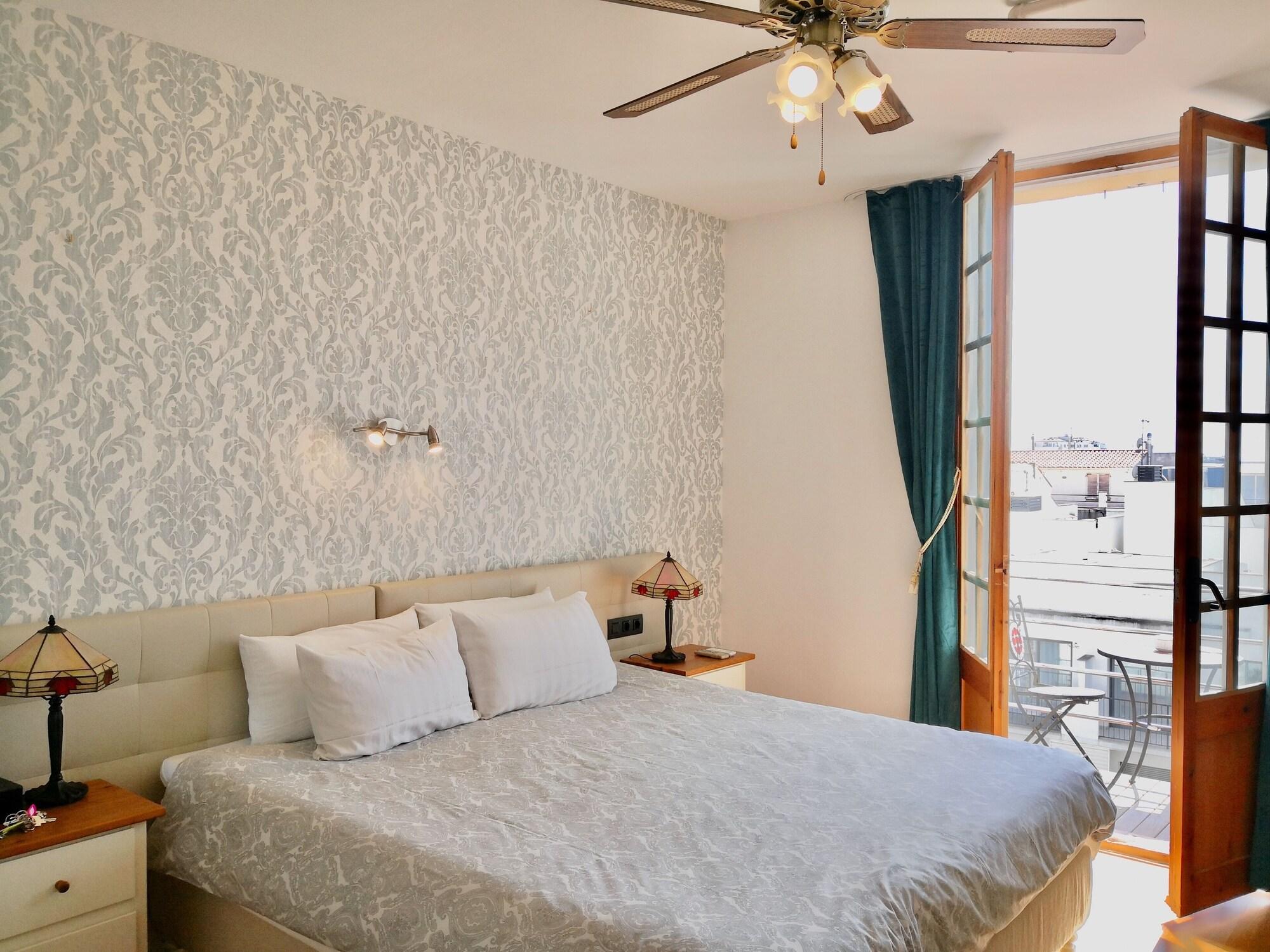 Privat Hotel Liberty سيدجيس المظهر الخارجي الصورة